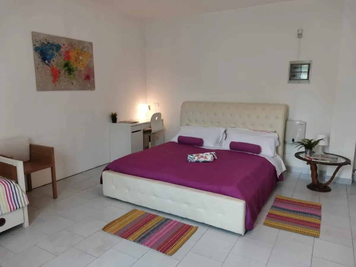 Bnbook Villa Biancospino Travedona 0*,  Italia